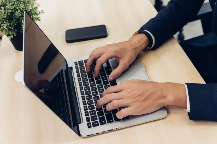 Why customers expect fast review responses from businesses